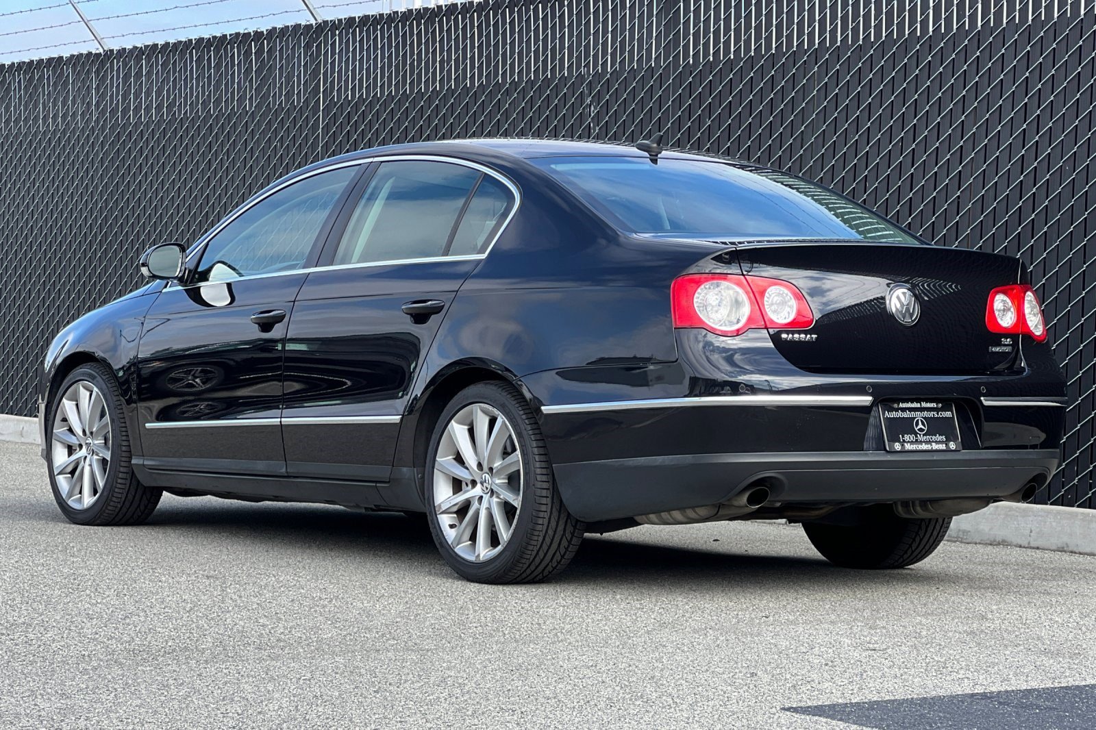 2008 Volkswagen Passat VR6 photo 2