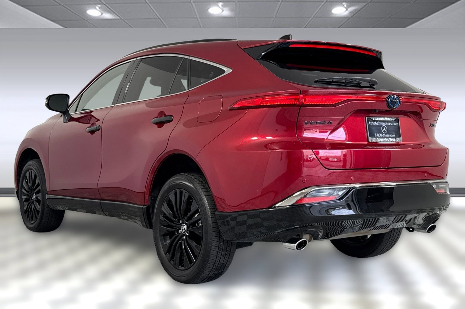 2023 Toyota Venza photo 3