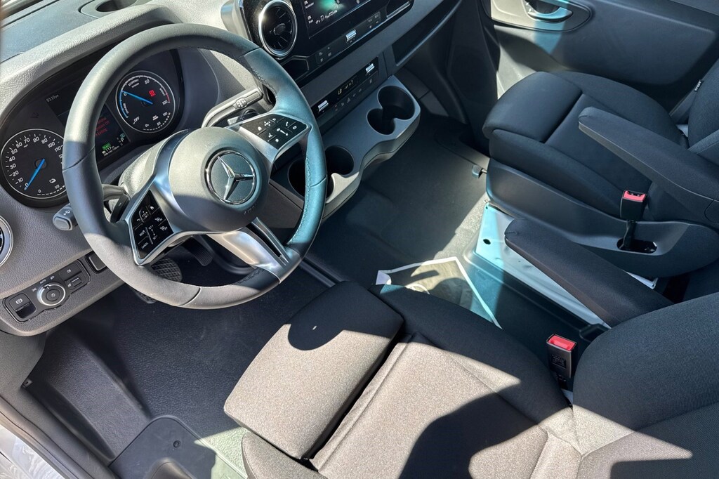 New 2024 Mercedes-Benz eSprinter 2500 High Roof HO Van Cargo Van
