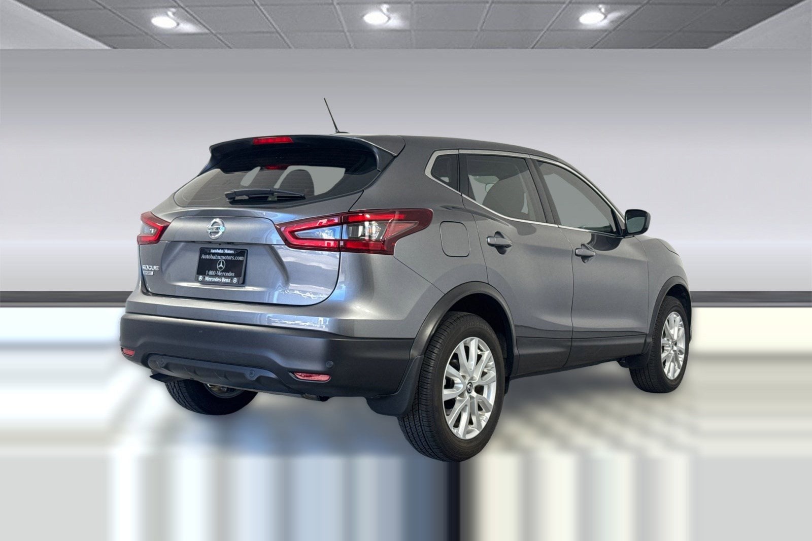 2021 Nissan Rogue Sport S photo 3