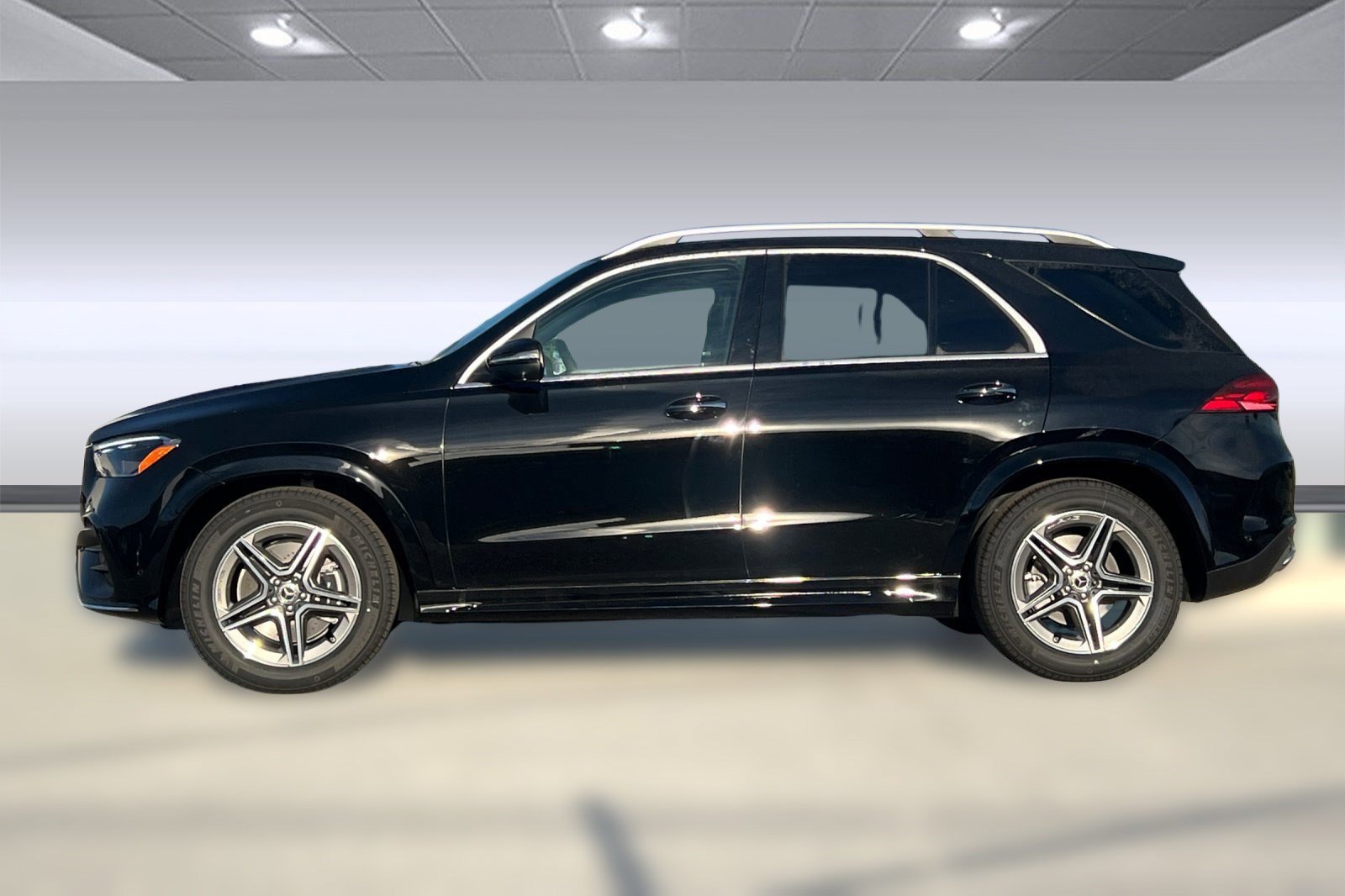 2026 Mercedes Benz GLE 450 4MATIC photo 2