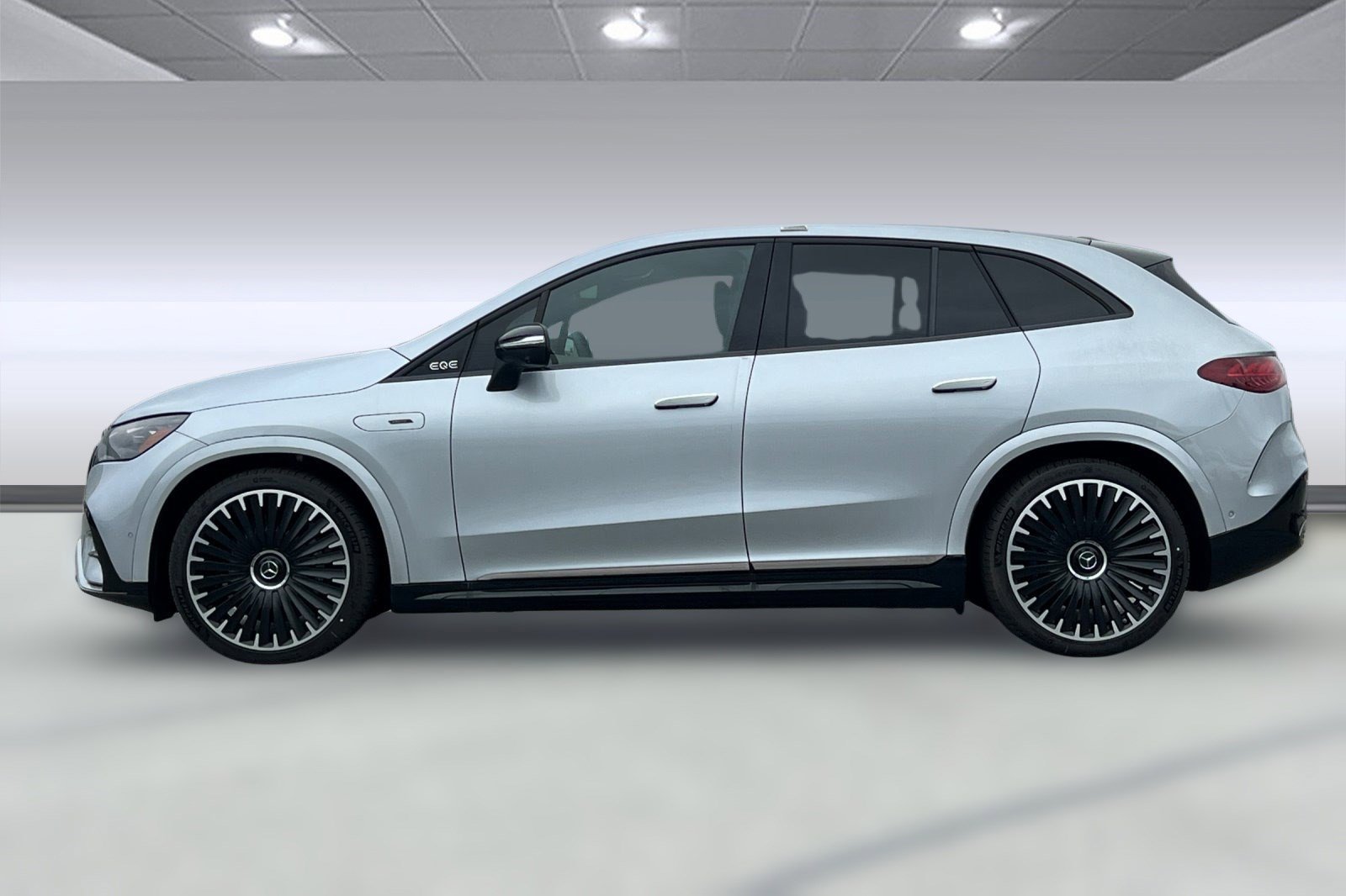 2025 Mercedes Benz EQE SUV AMG photo 2