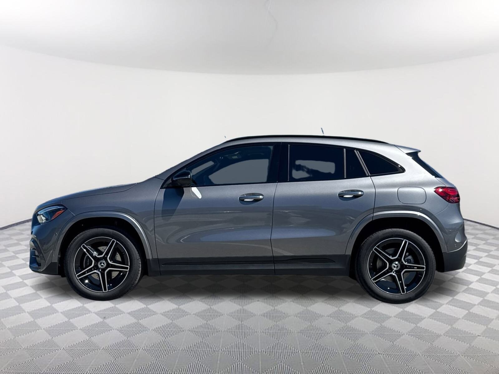 2026 Mercedes Benz GLA 250 photo 2