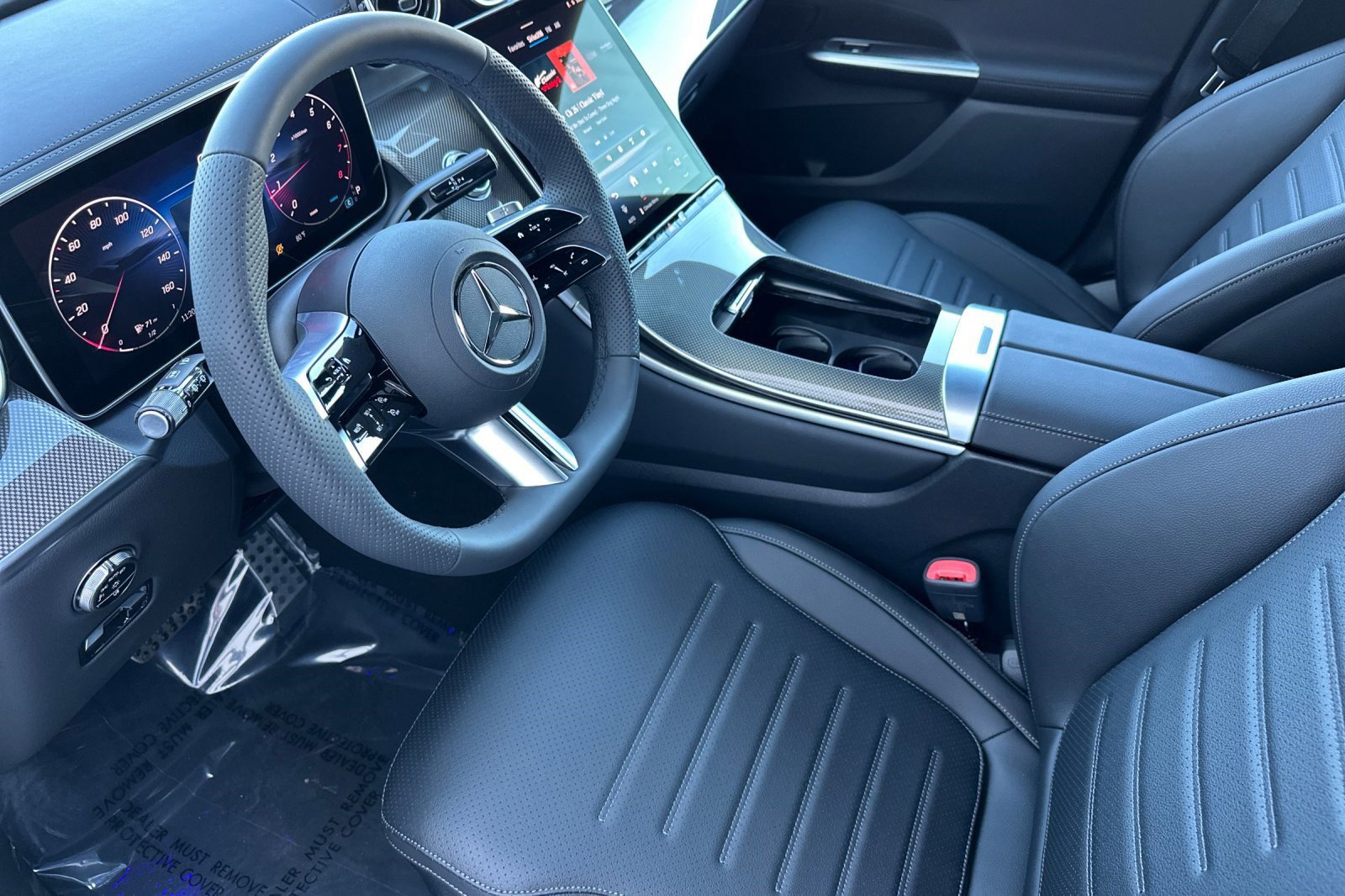 2026 Mercedes Benz GLC 300 photo 4