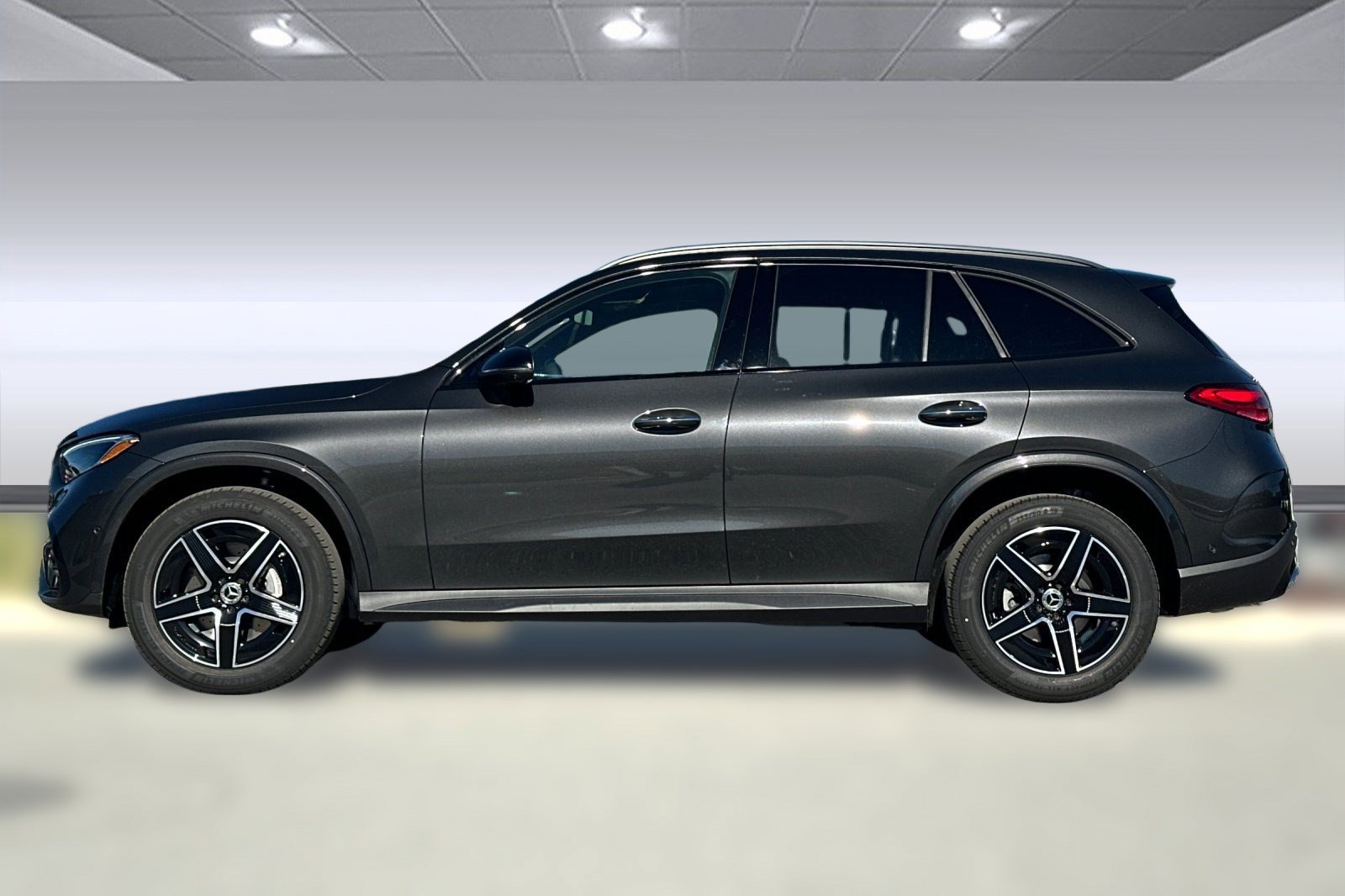 2026 Mercedes Benz GLC 300 4MATIC photo 2