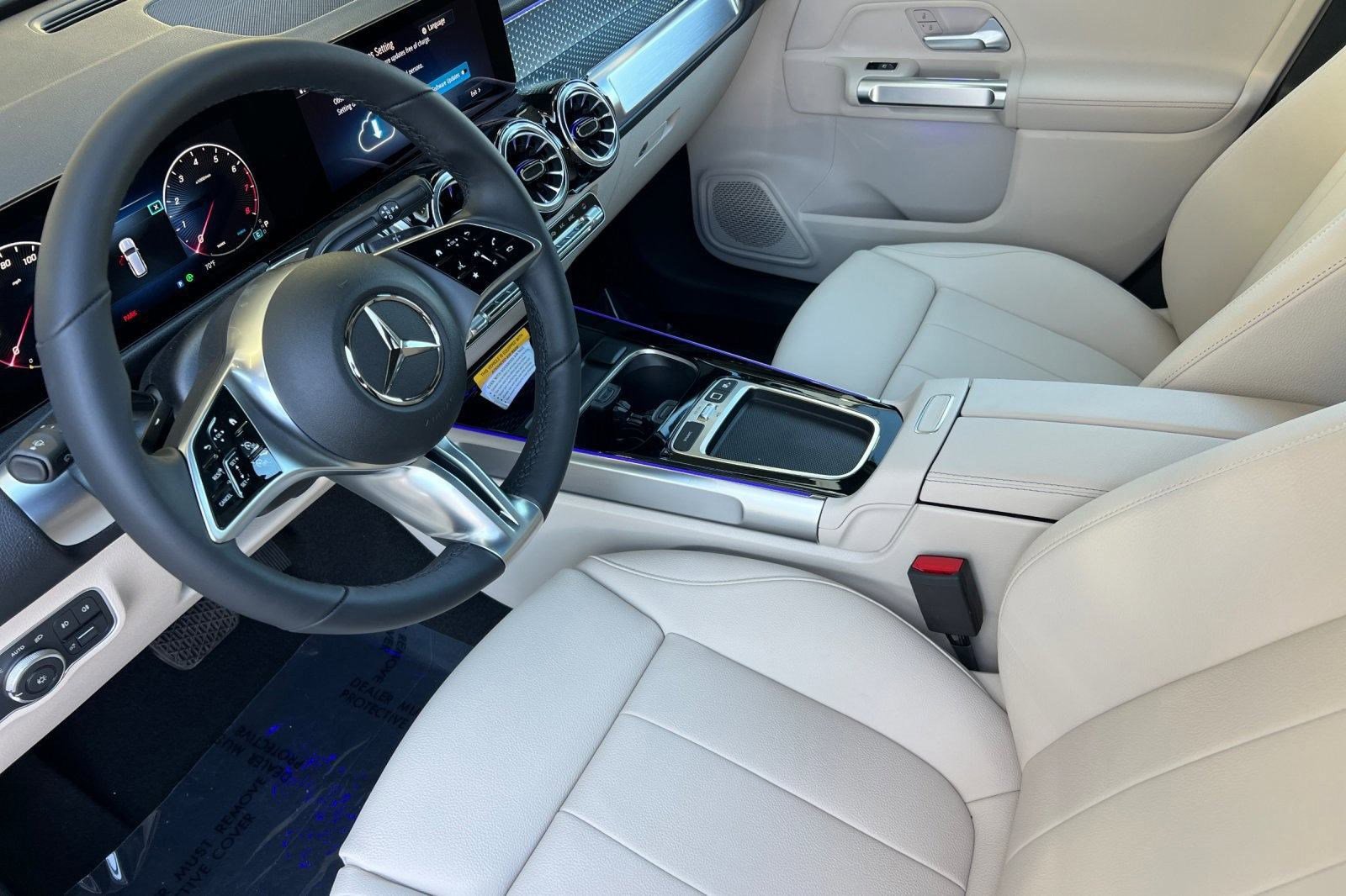 2025 Mercedes Benz GLB 250 photo 4