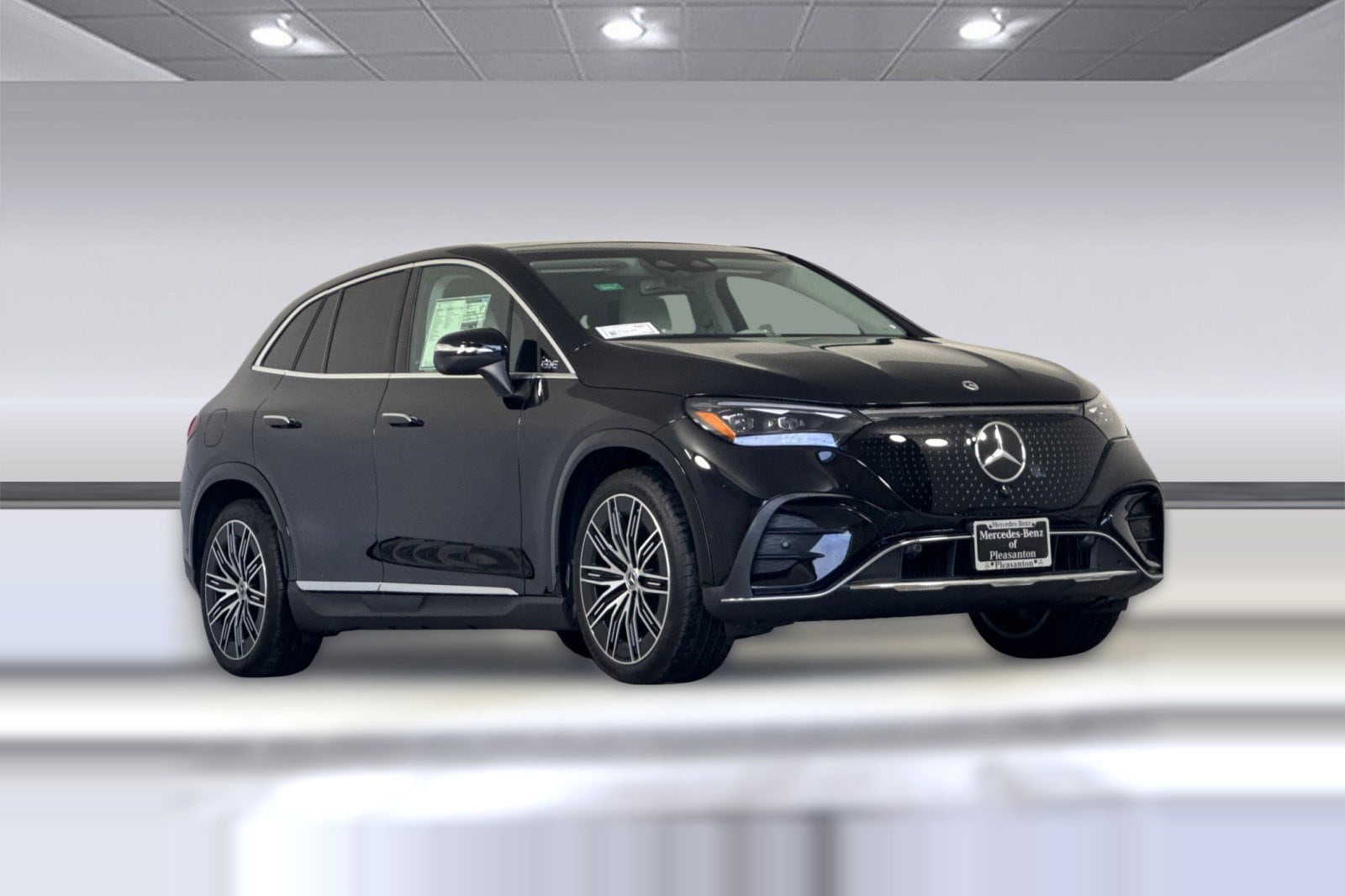 2026 Mercedes-Benz EQE 320+ photo 5