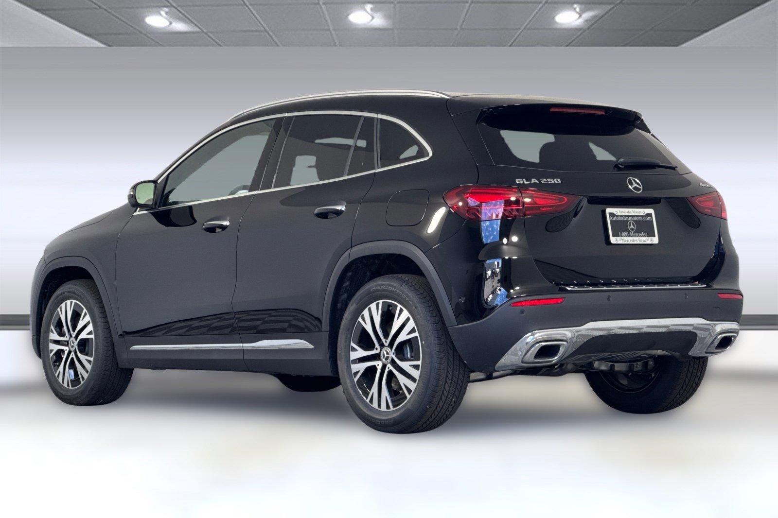 2025 Mercedes Benz GLA 250 4MATIC photo 3