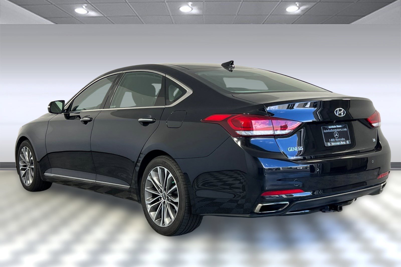 2015 Hyundai Genesis 3.8 photo 3