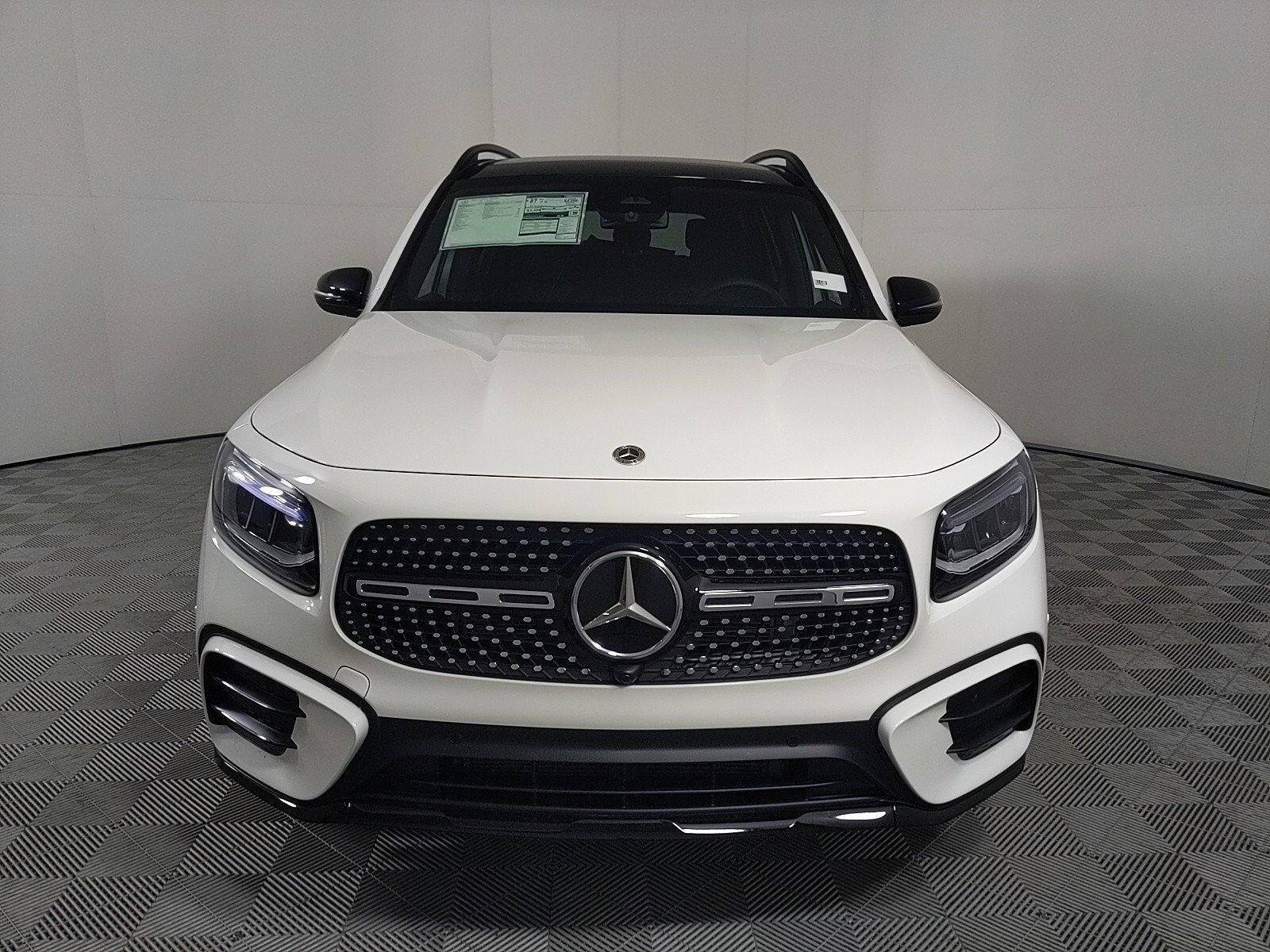 2024 Mercedes Benz GLB 250 4MATIC photo 2