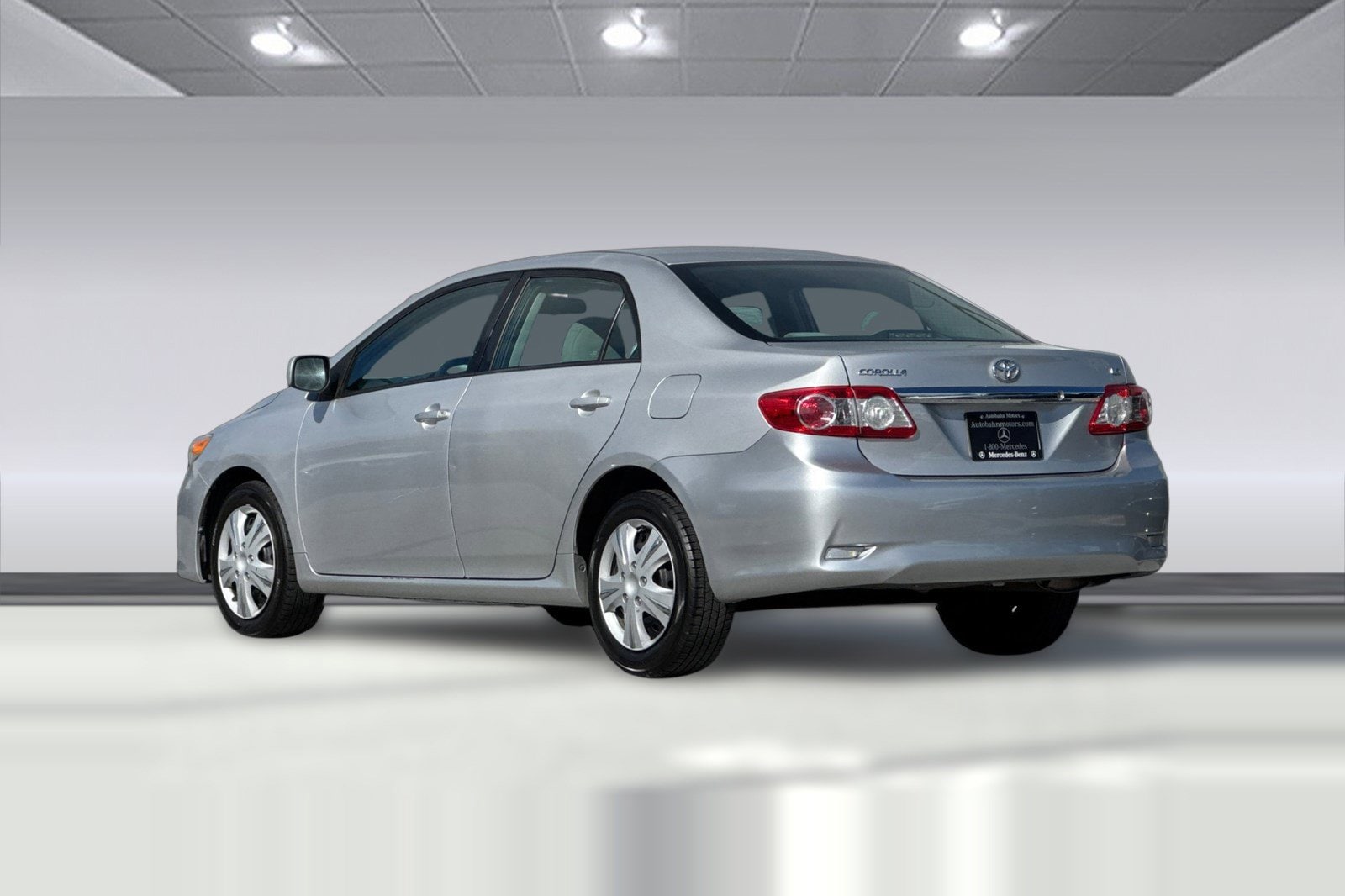 2012 Toyota Corolla LE photo 2