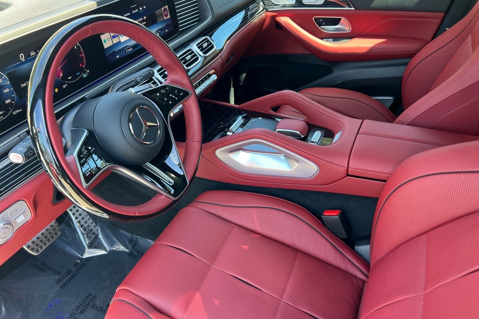 2025 Mercedes Benz GLS 580 4MATIC photo 4