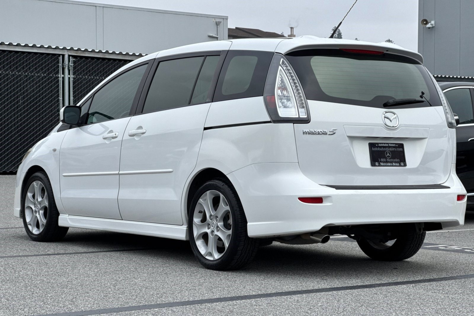 2009 Mazda Mazda5 Grand Touring photo 3