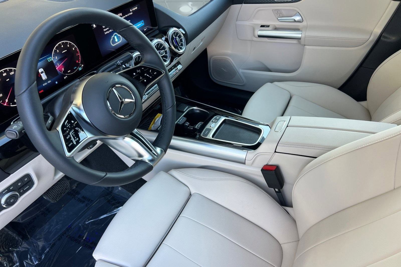 2025 Mercedes Benz GLA 250 photo 4