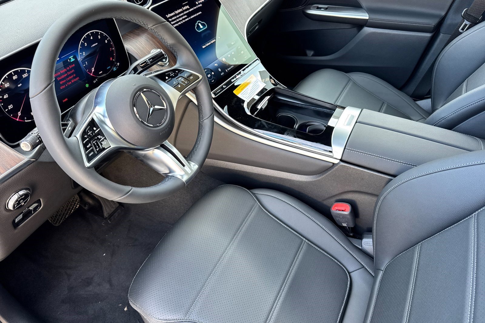 2026 Mercedes Benz GLC 300 4MATIC photo 4