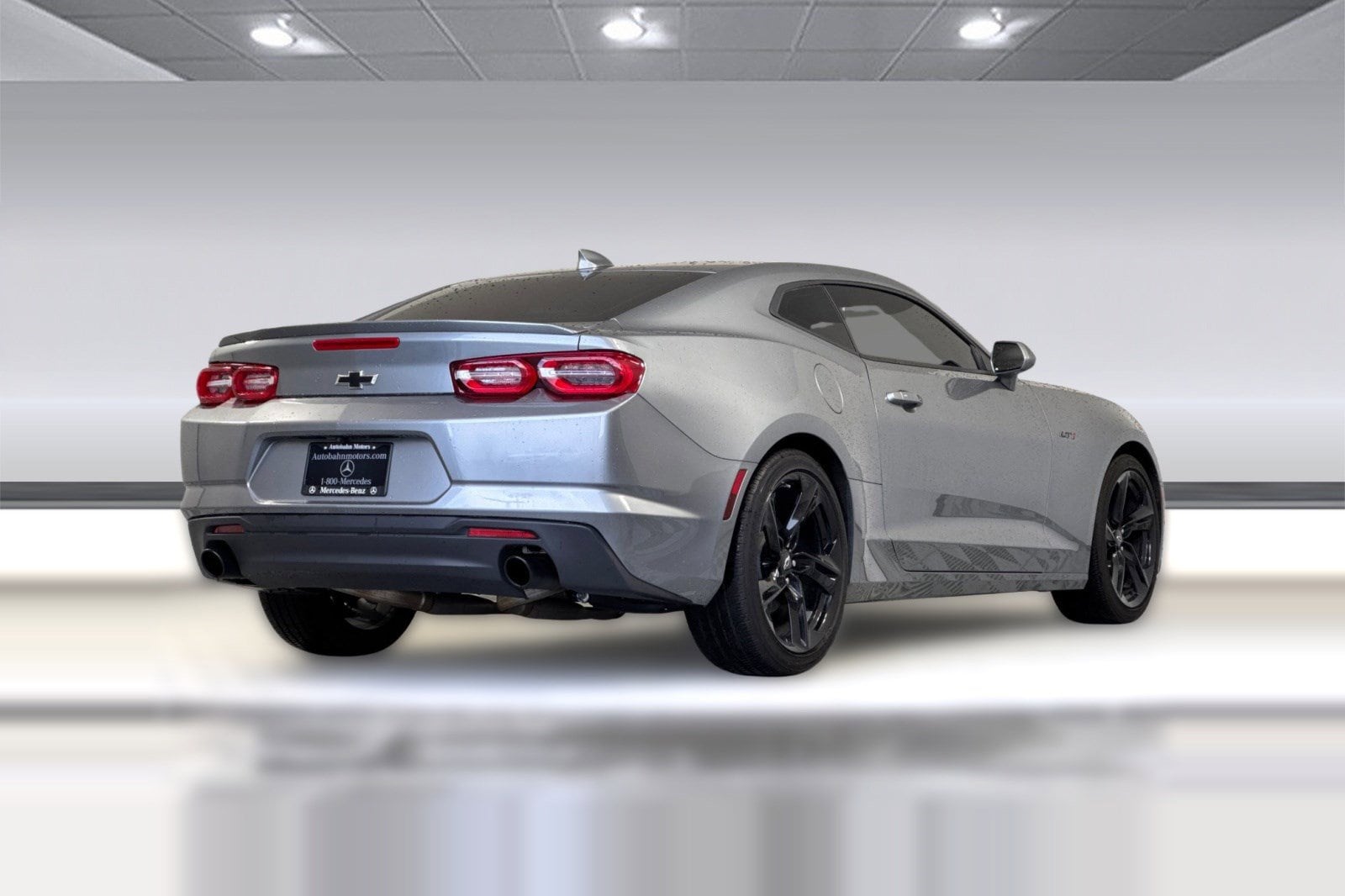 2023 Chevrolet Camaro photo 3