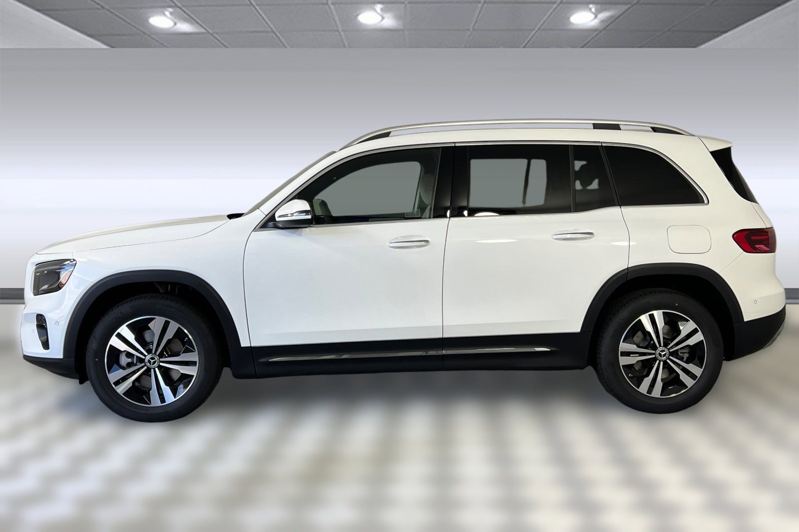 2025 Mercedes Benz GLB 250 photo 2