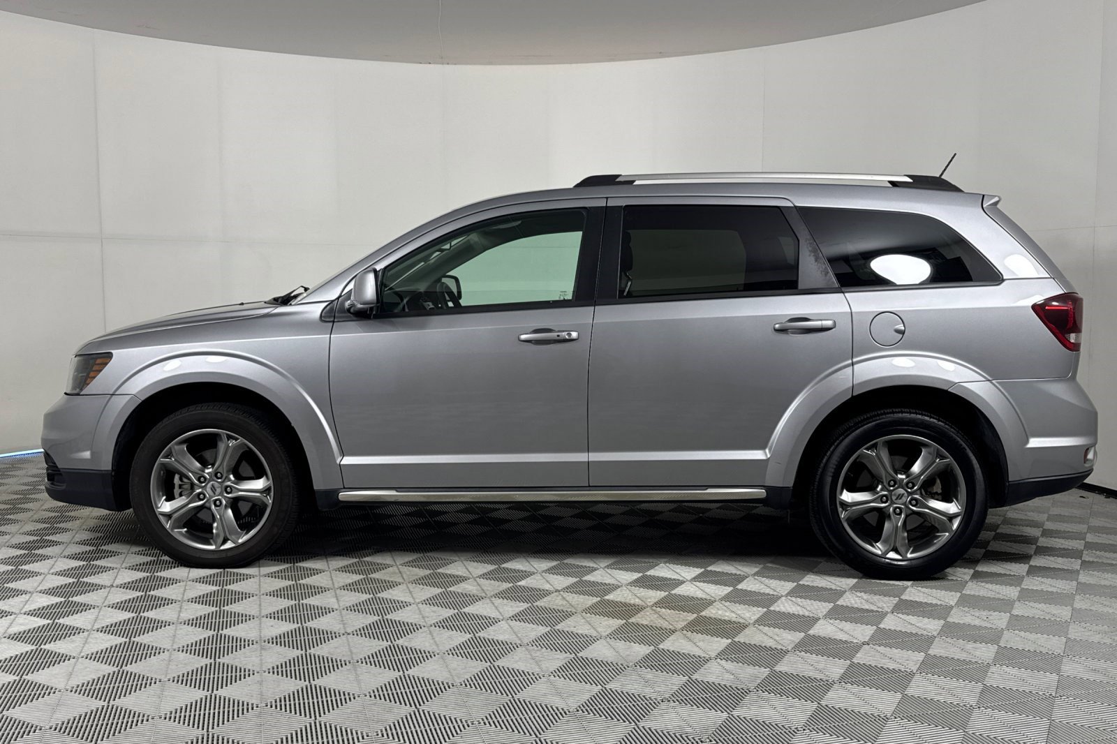 Journey Crossroad SUV