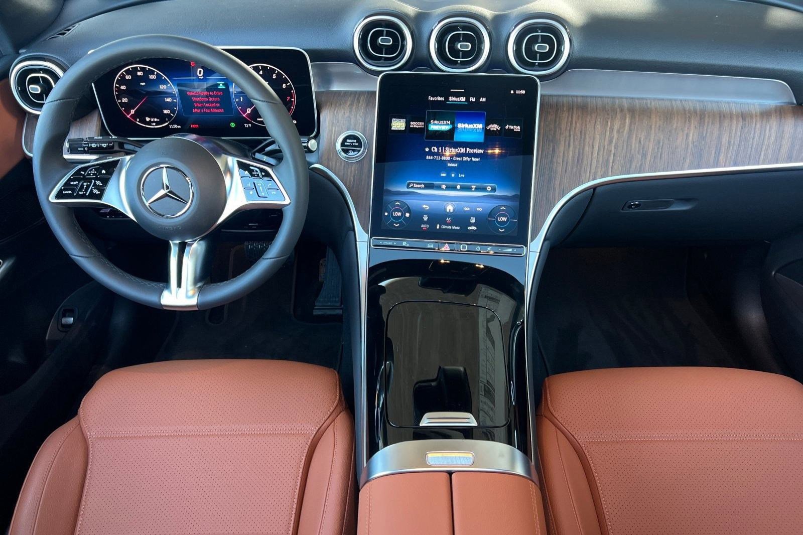 2025 Mercedes Benz GLC 300 photo 4