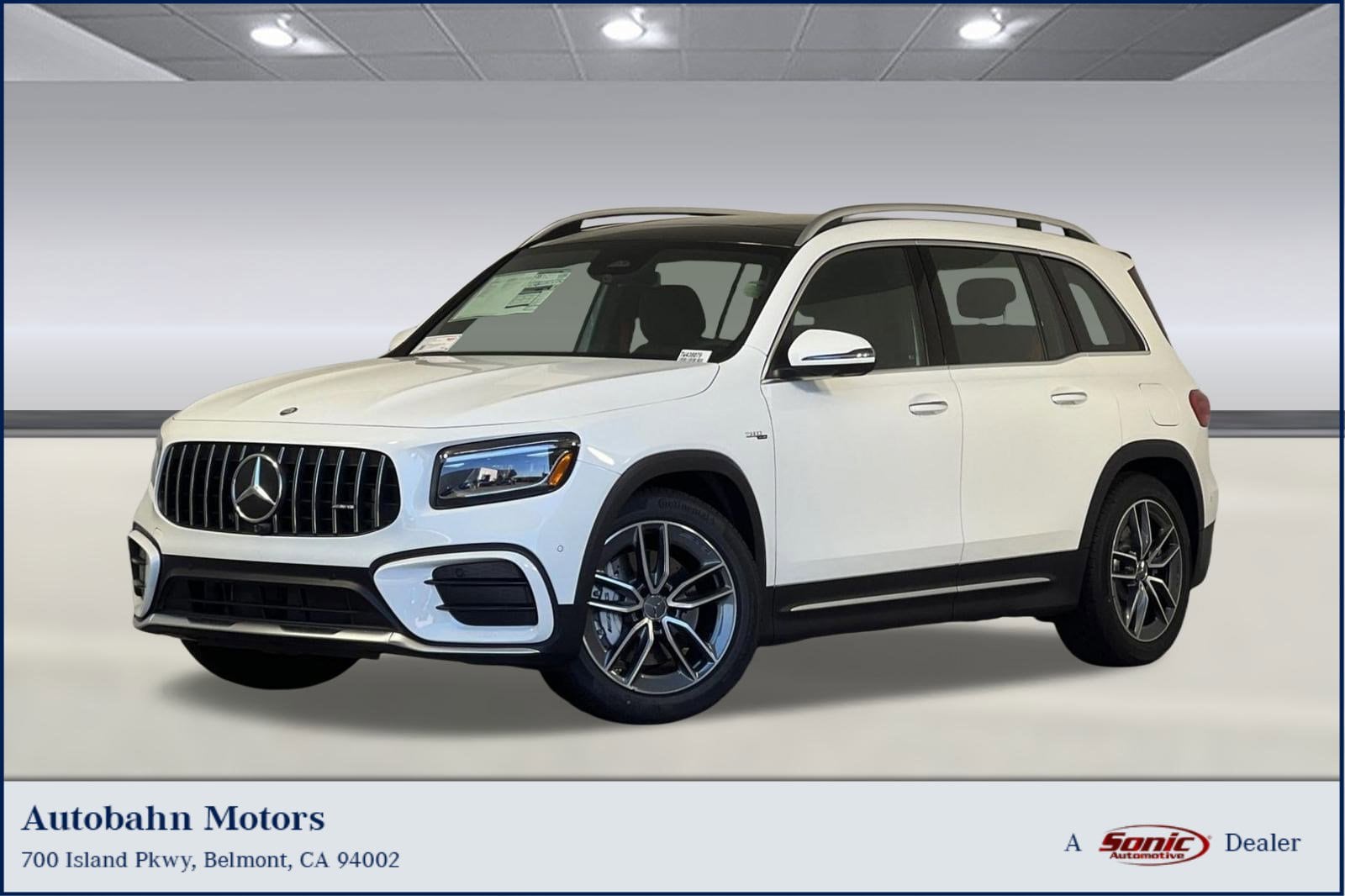 2026 Mercedes-Benz GLB AMG GLB 35's photo