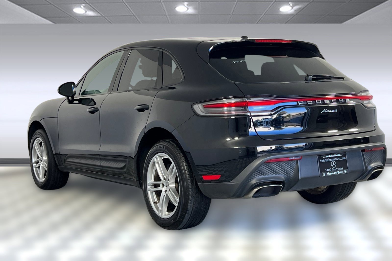 2024 Porsche Macan T photo 3