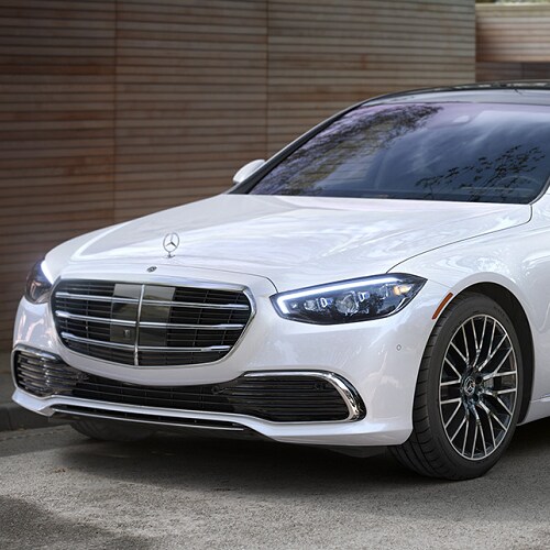 Mercedes-Benz S-Class
Sedan Front End