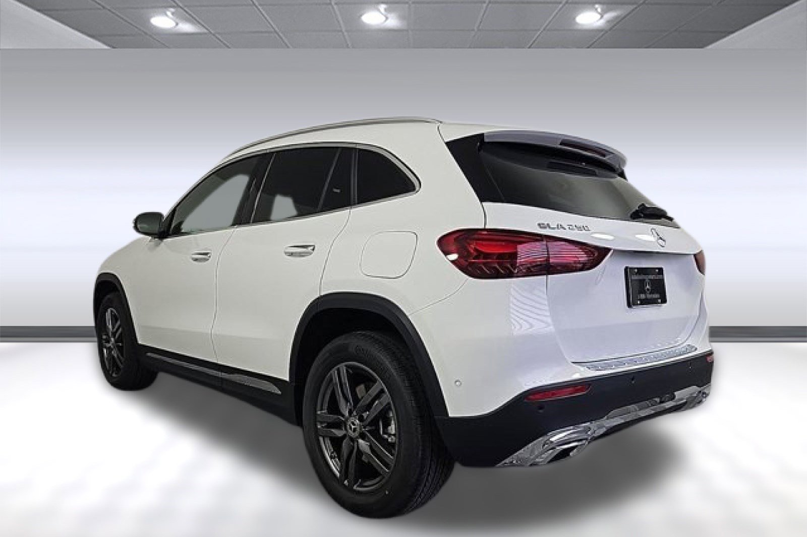 2025 Mercedes Benz GLA 250 photo 2