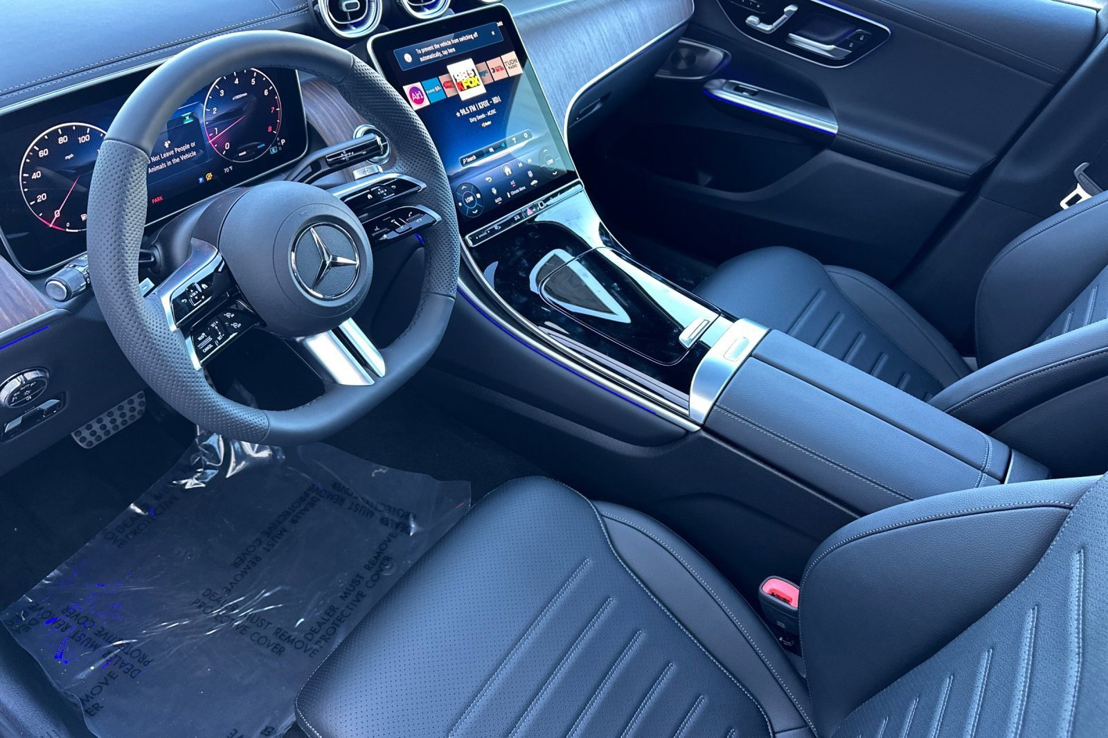 2026 Mercedes Benz GLC 300 4MATIC photo 4