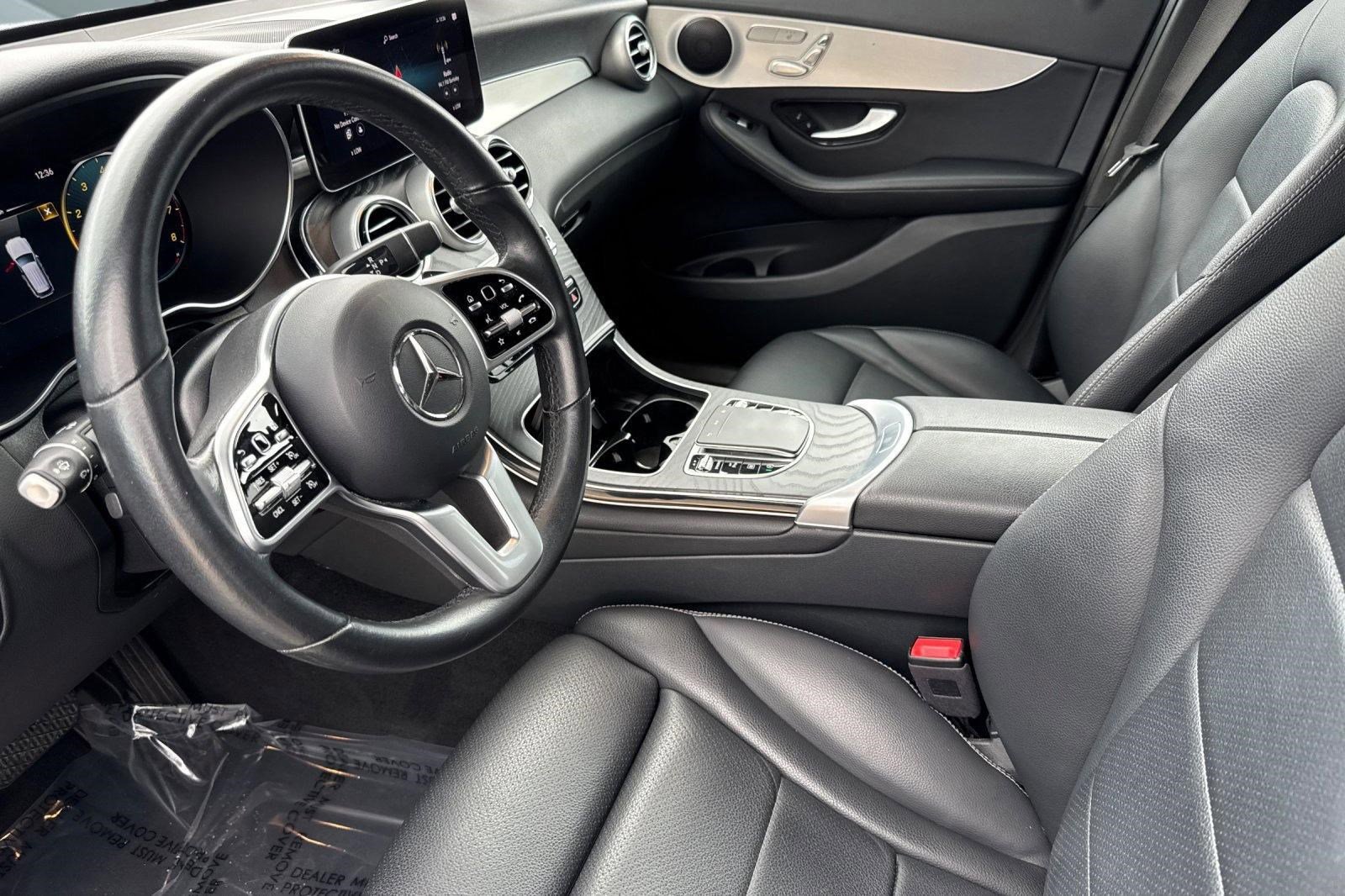 2022 Mercedes-Benz GLC 300 4MATIC photo 4