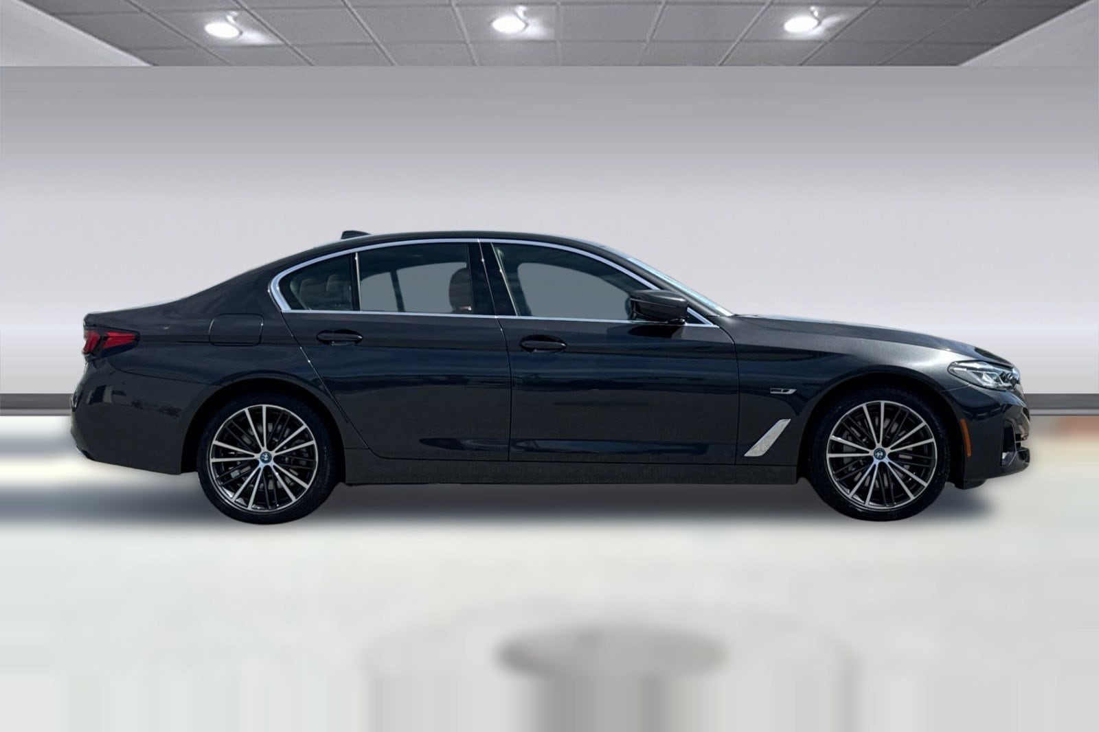 2023 BMW 530e photo 6