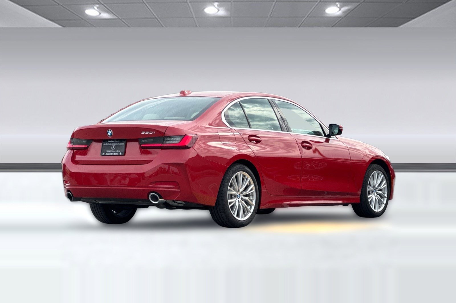 2024 BMW 330i photo 3