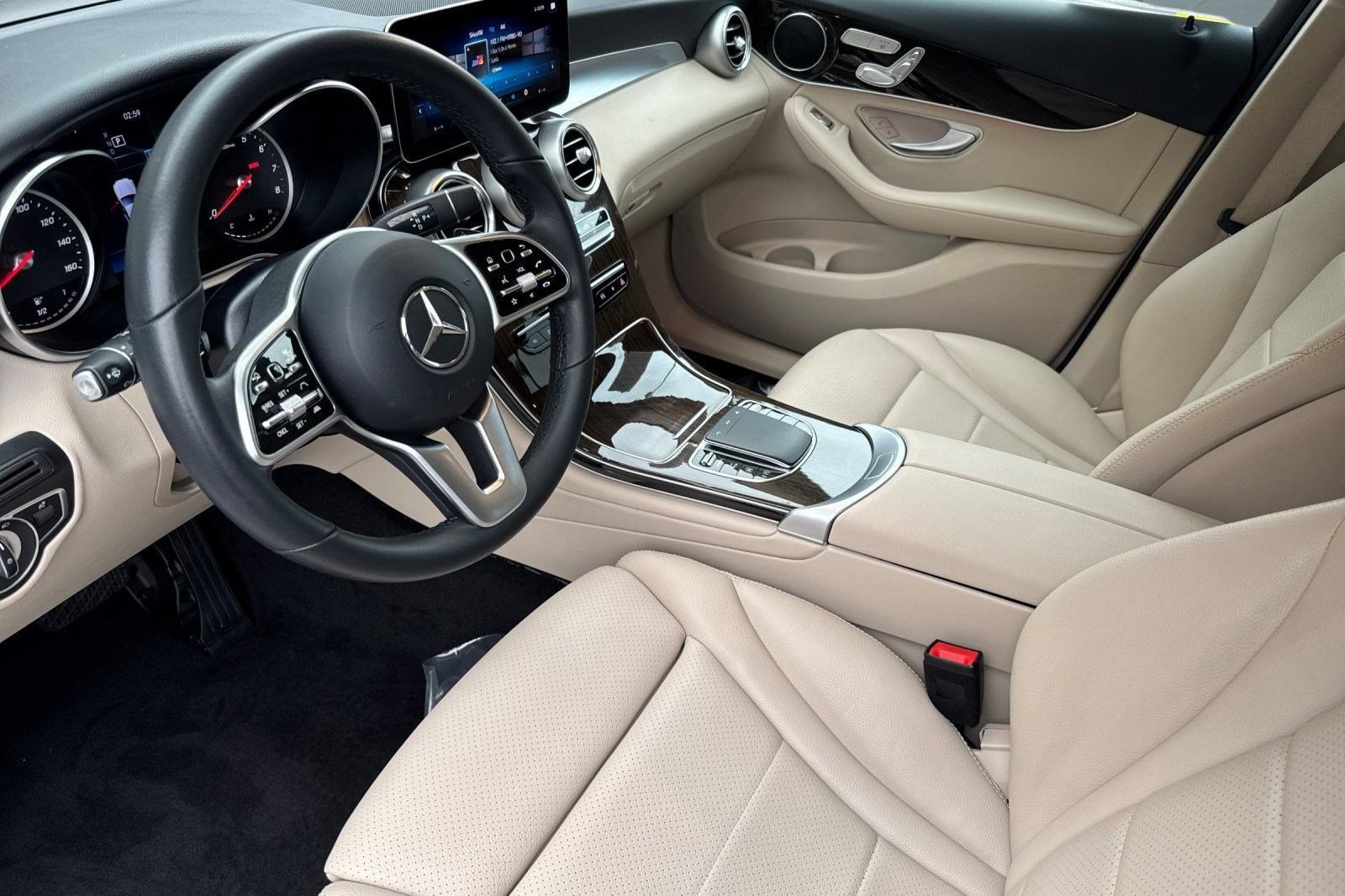 2022 Mercedes Benz GLC 300 4MATIC photo 3