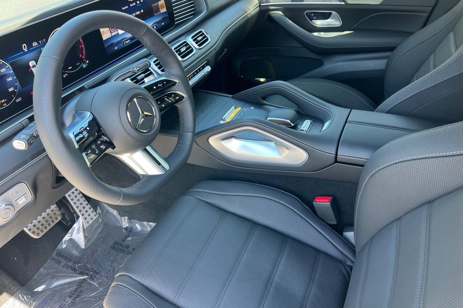 2025 Mercedes Benz GLS 450 4MATIC photo 4