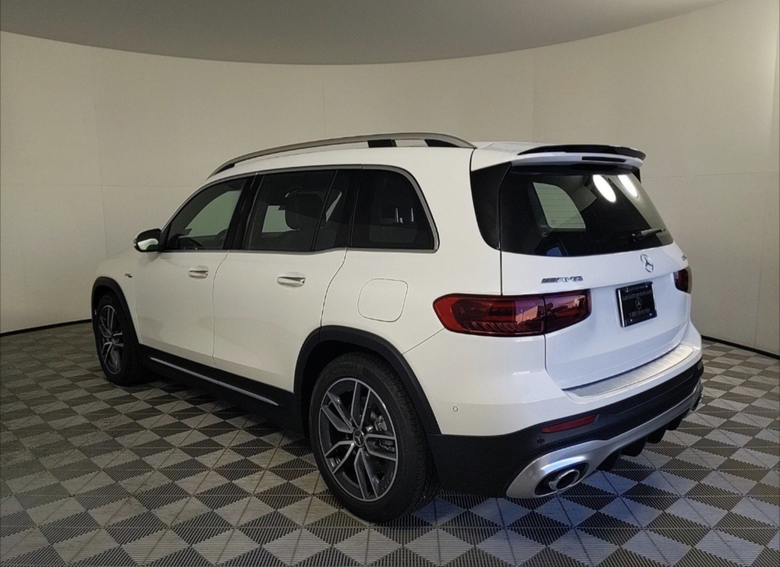 2025 Mercedes Benz GLB AMG 35 4MATIC photo 3