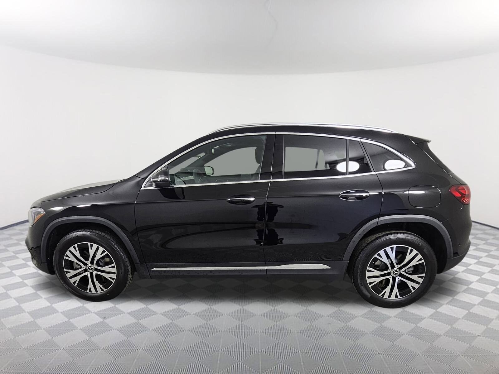 2025 Mercedes Benz GLA 250 4MATIC photo 3