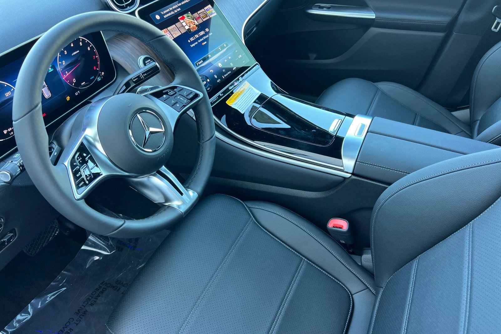 2026 Mercedes Benz GLC 300 4MATIC photo 4