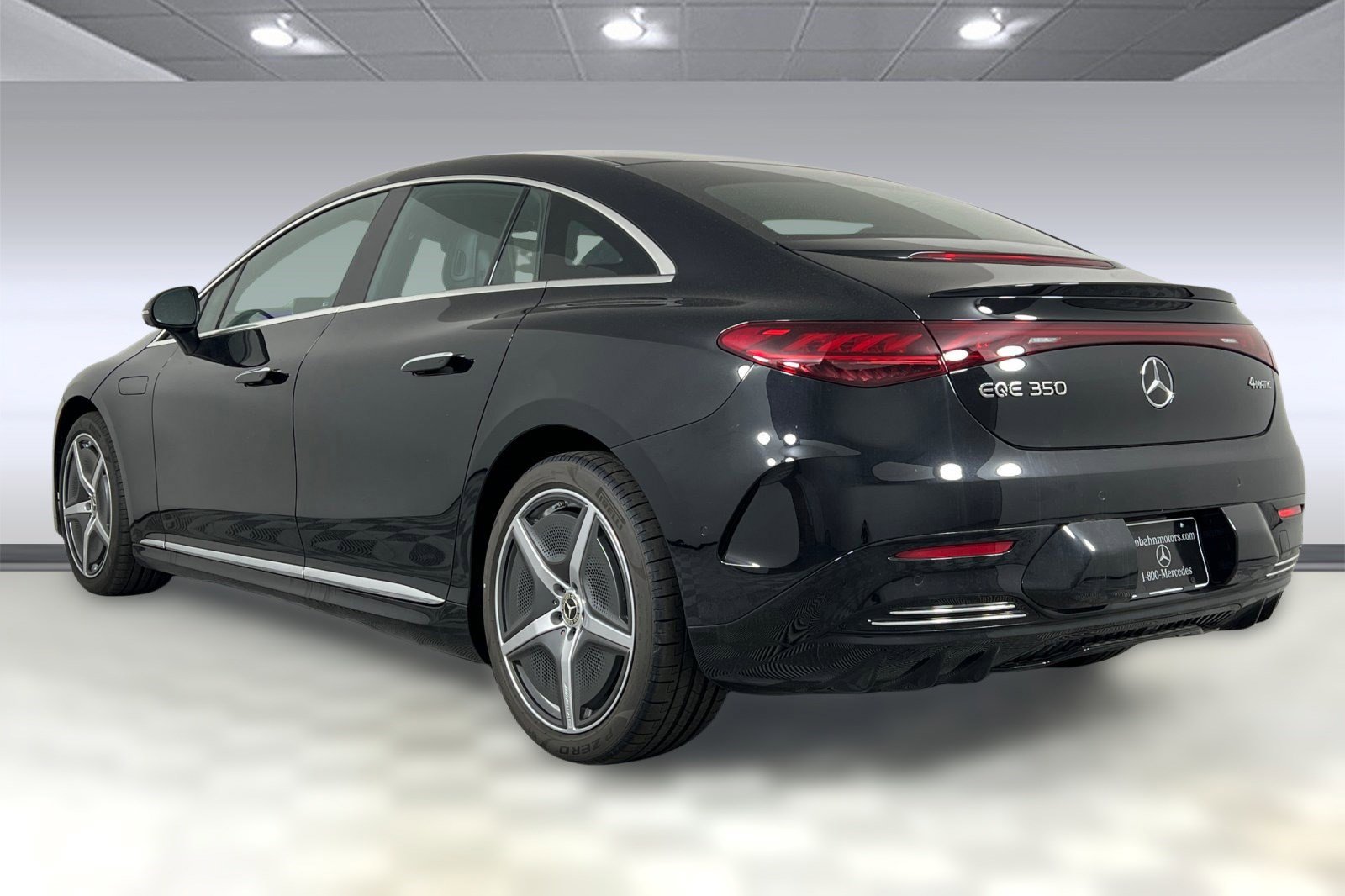 2025 Mercedes Benz 350 4MATIC photo 3