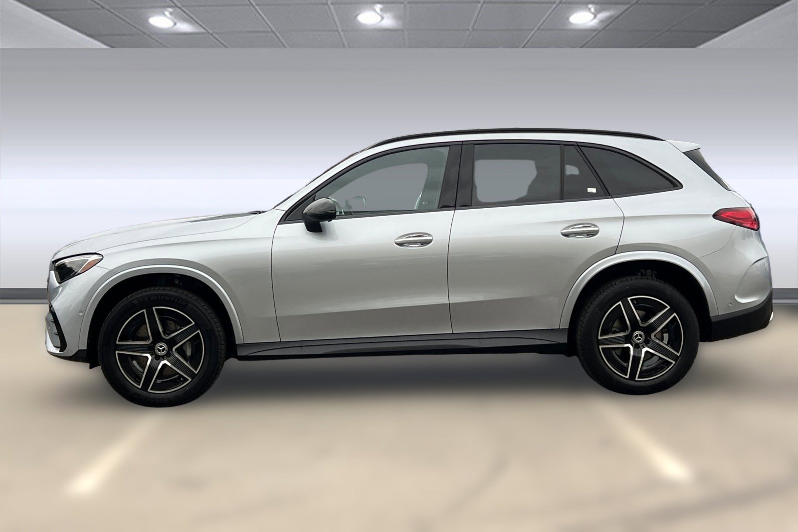 2026 Mercedes Benz GLC 300 4MATIC photo 2