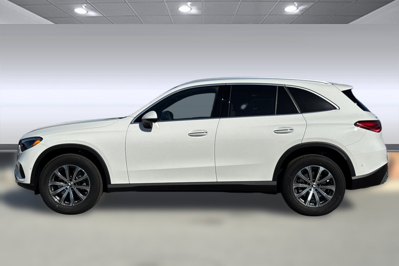 2026 Mercedes Benz GLC 300 4MATIC photo 2