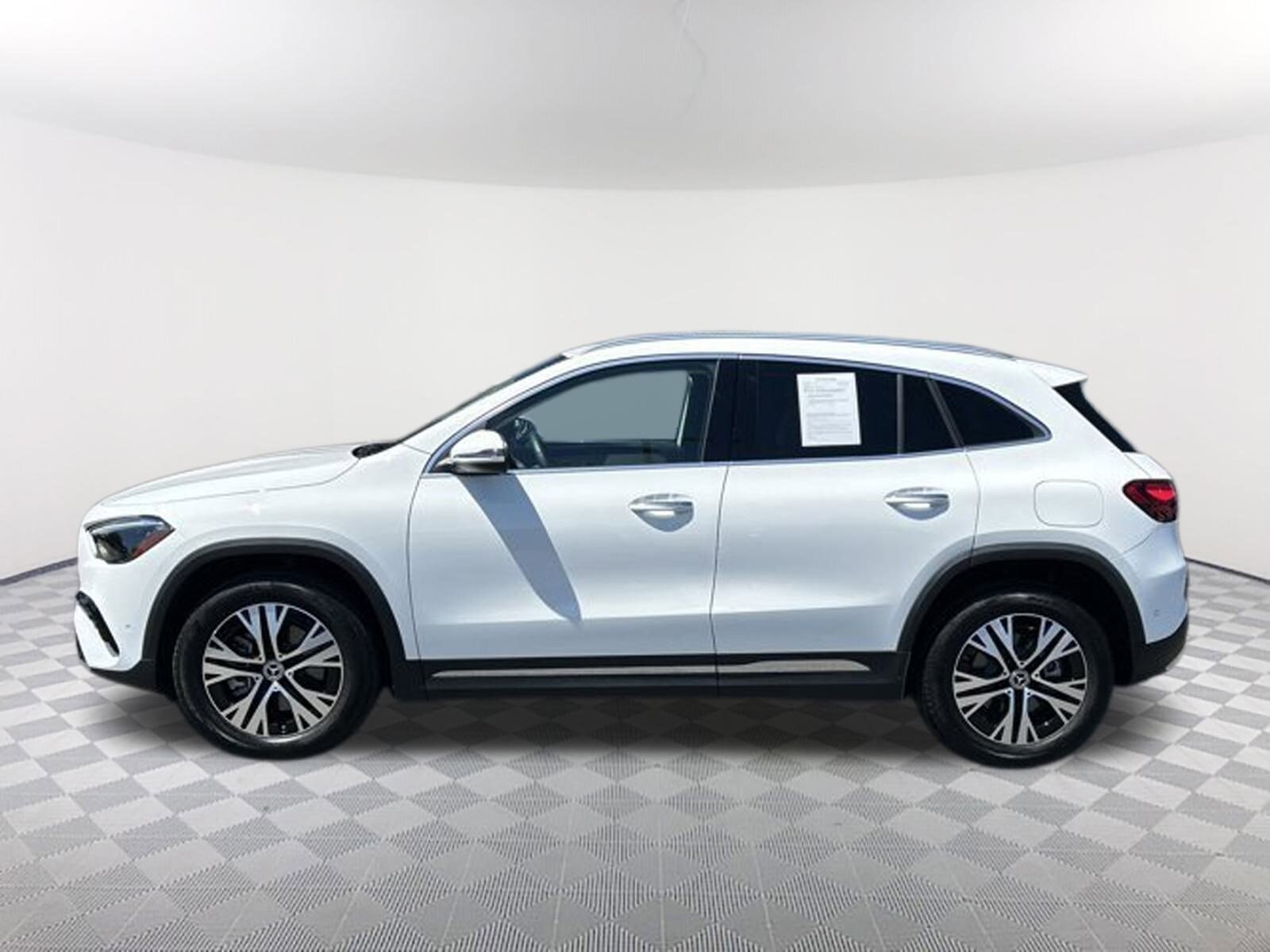 2025 Mercedes Benz GLA 250 photo 2
