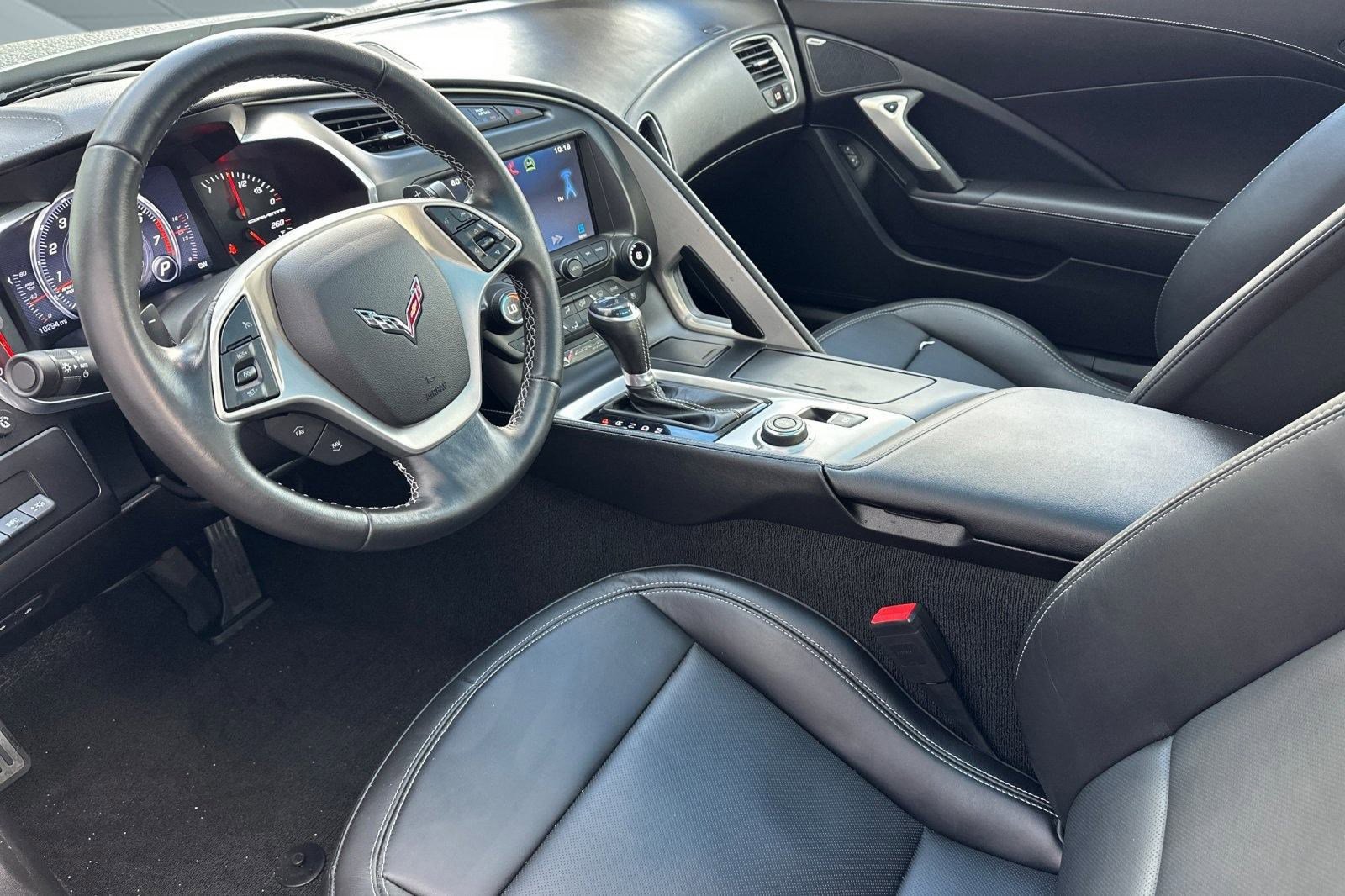 2015 Chevrolet Corvette Stingray 2LT Z51 photo 4
