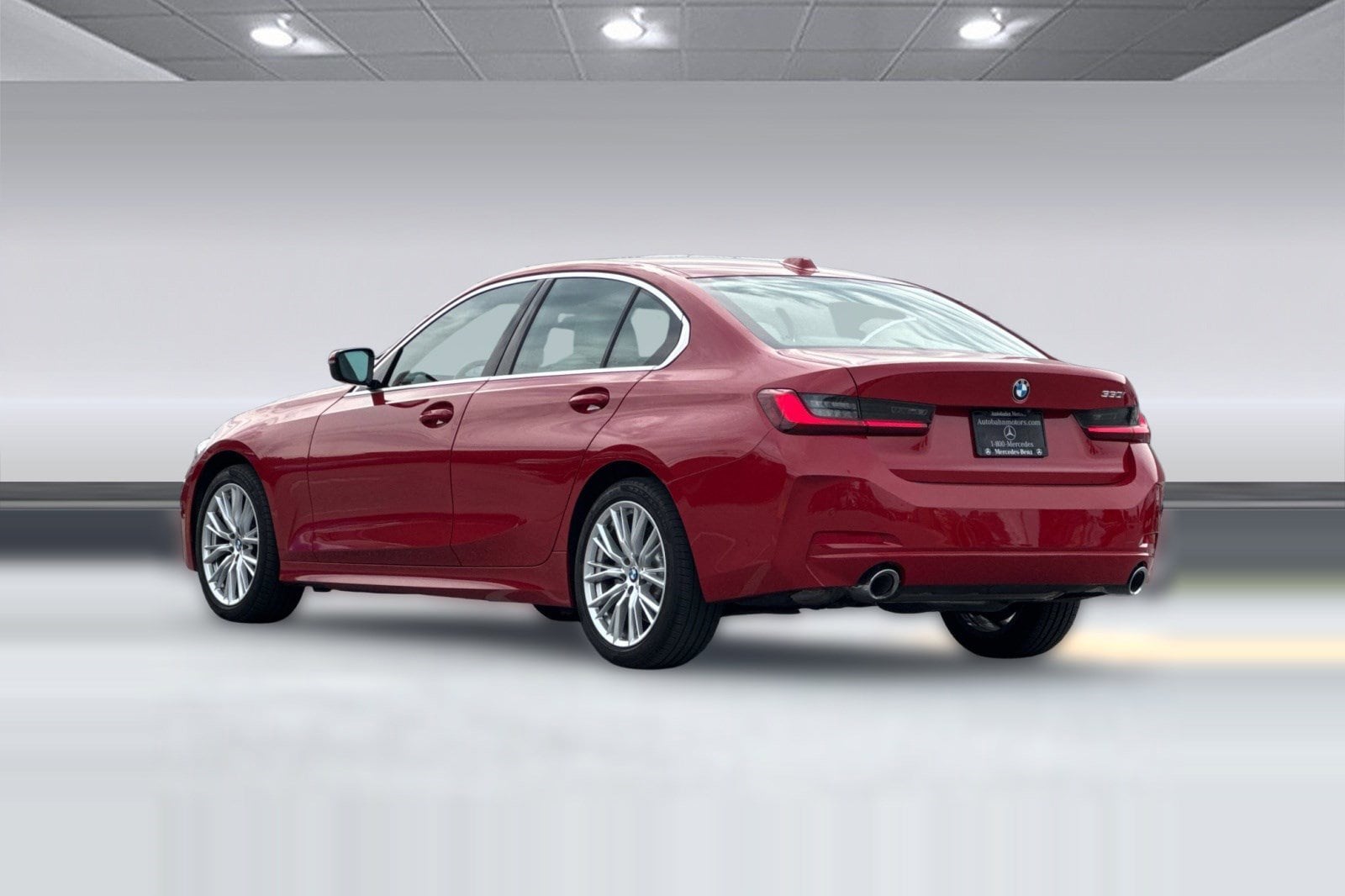 2024 BMW 330i photo 2