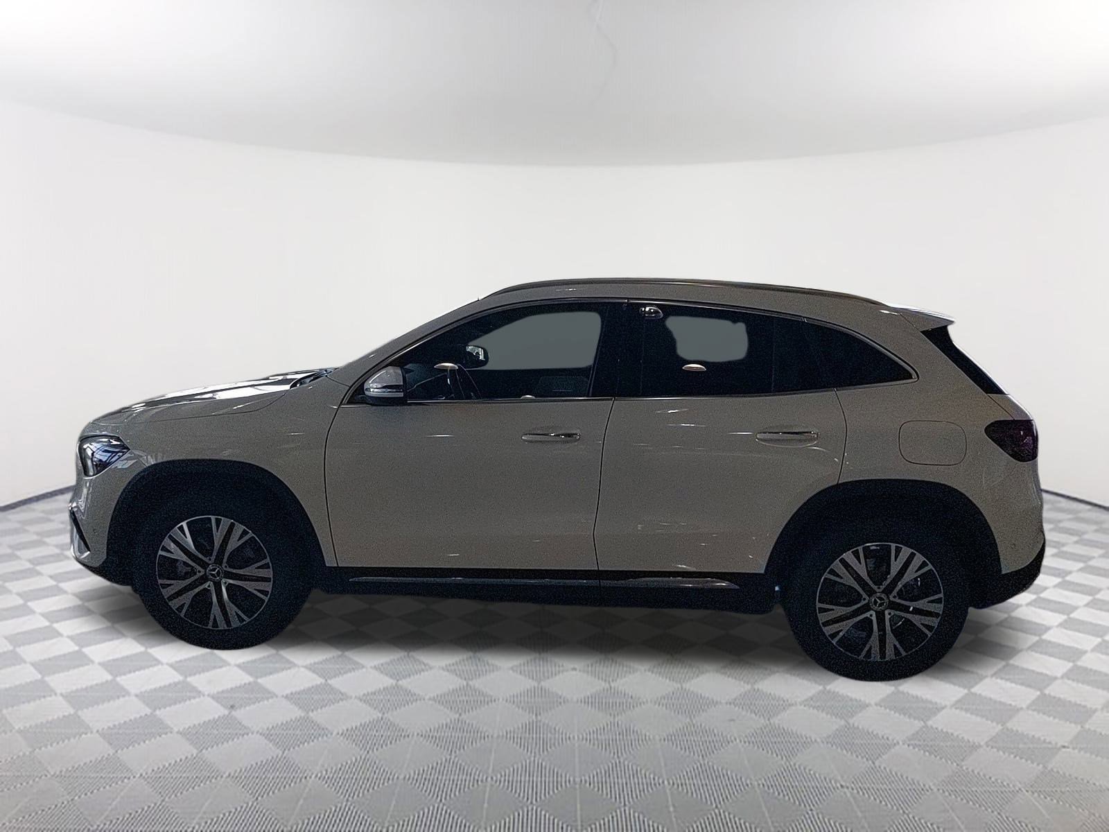 2025 Mercedes Benz GLA 250 photo 3