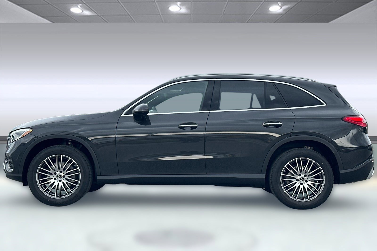 2026 Mercedes Benz GLC 300 photo 2
