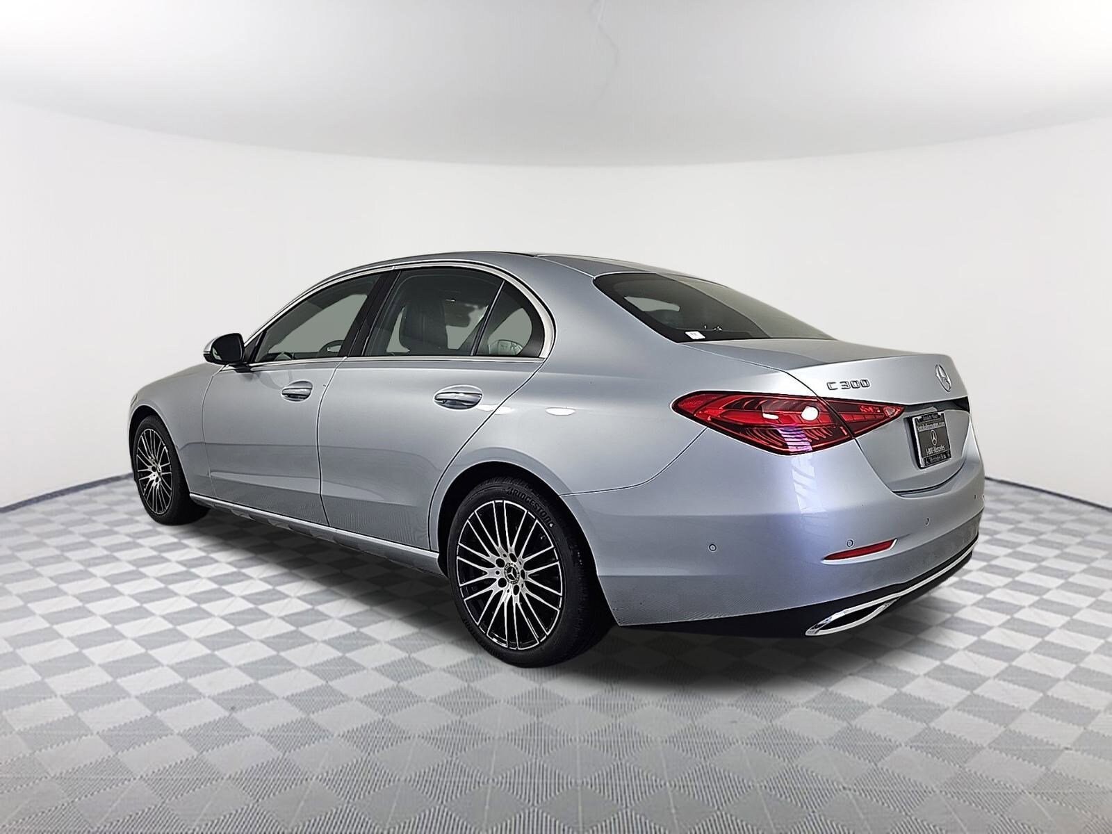 2025 Mercedes Benz C 300 photo 4