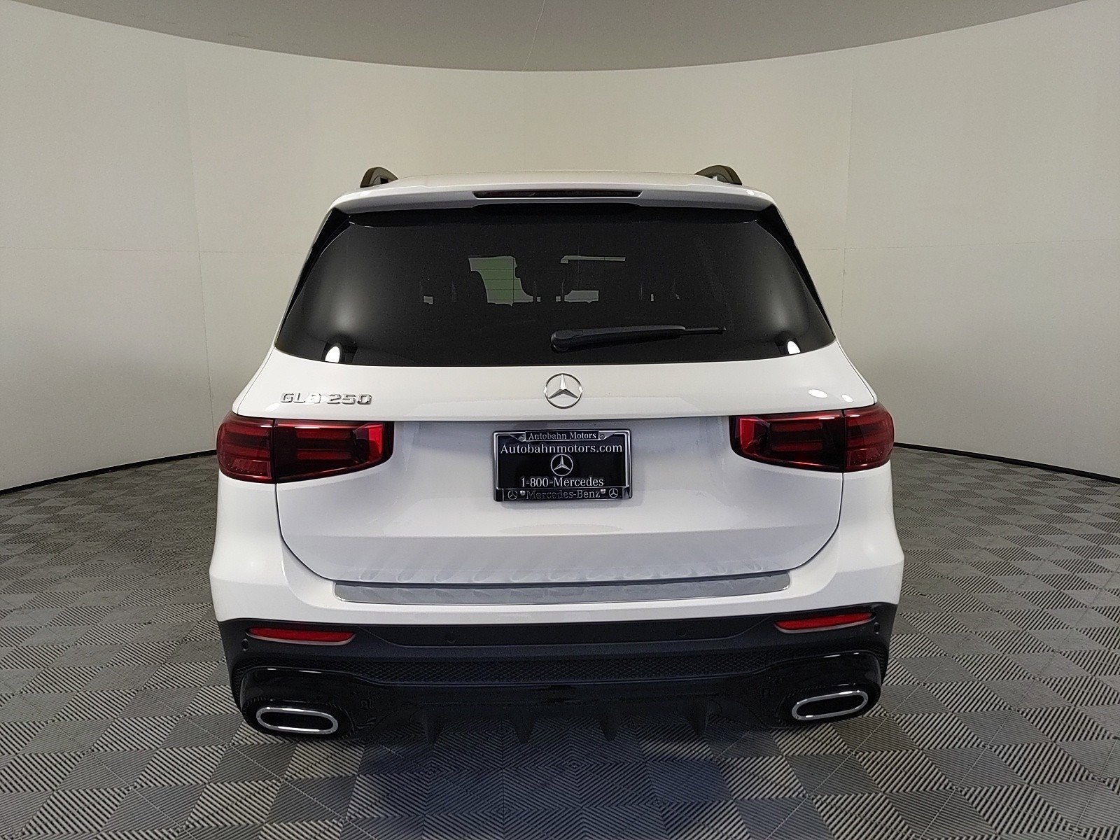 2024 Mercedes Benz GLB 250 photo 4
