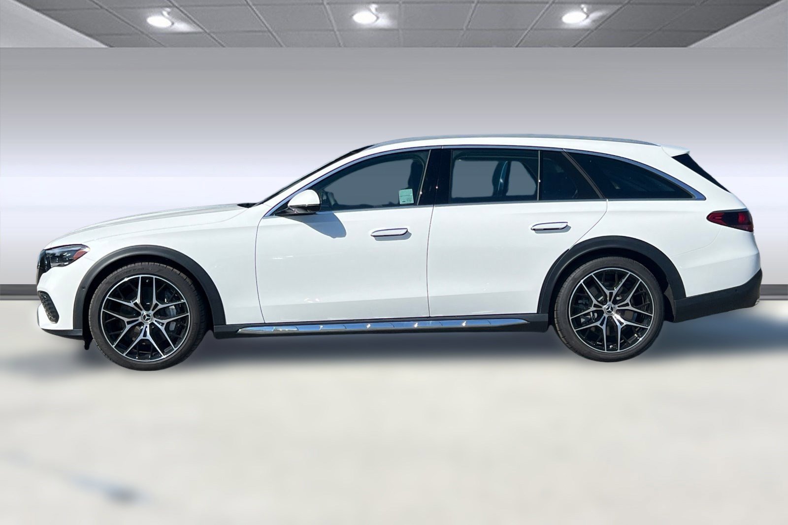 2025 Mercedes Benz E 450 4MATIC All-Terrain Wagon photo 2