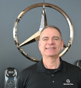 Staff member Ernesto Gadala from ID_11f122