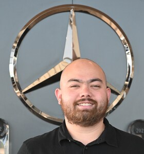 Staff member Bernard Rosenbaum from ID_c5cf61a0de30