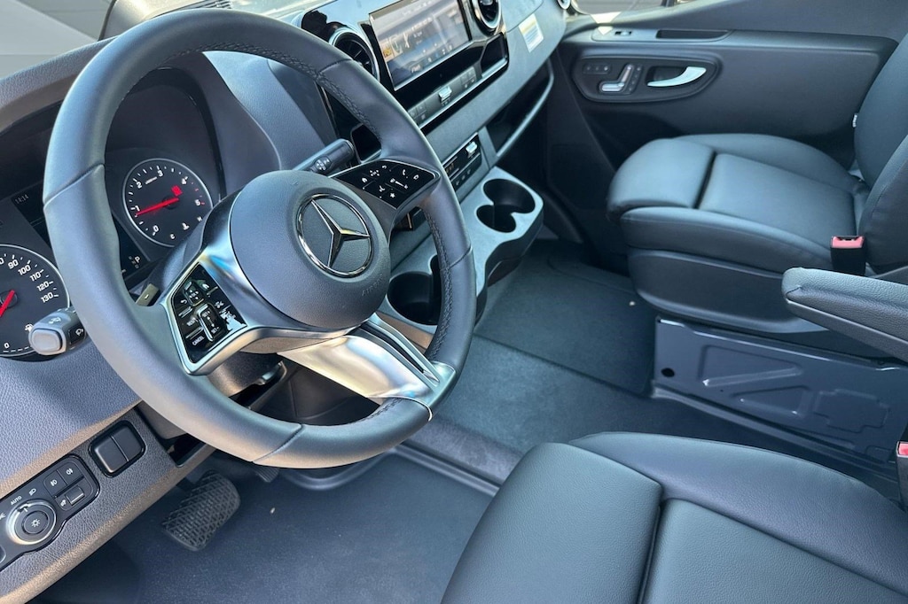 New 2025 Mercedes-Benz Sprinter 2500 High Roof 4-Cyl Diesel HO Van Crew Van